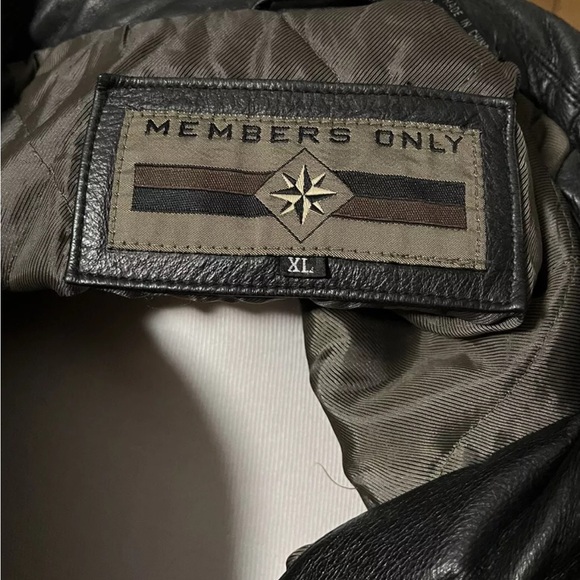 Member’s Only Black Leather Jacket, Men’s Size XL, Very Good Condition - Picture 3 of 3